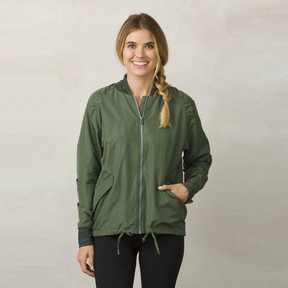Prana Center Running Bomber
